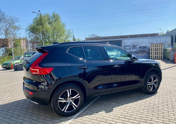 Volvo XC 40 cena 119000 przebieg: 122000, rok produkcji 2020 z Wrocław małe 154